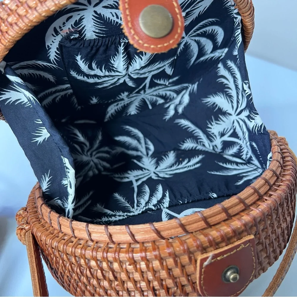 Rattan Woven Round Crossbody With Leather Strap Brown Lined Snap Closure - Picture 7 of 11